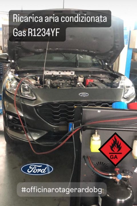 FOTO PER CARICA CLIMA R1234YF